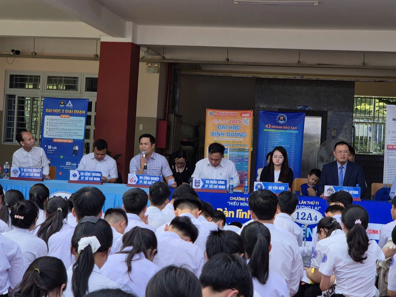 Bản lĩnh chọn ngành trong kỷ nguyên mới – IUH đồng hành cùng học sinh 2k8 định hướng tương lai